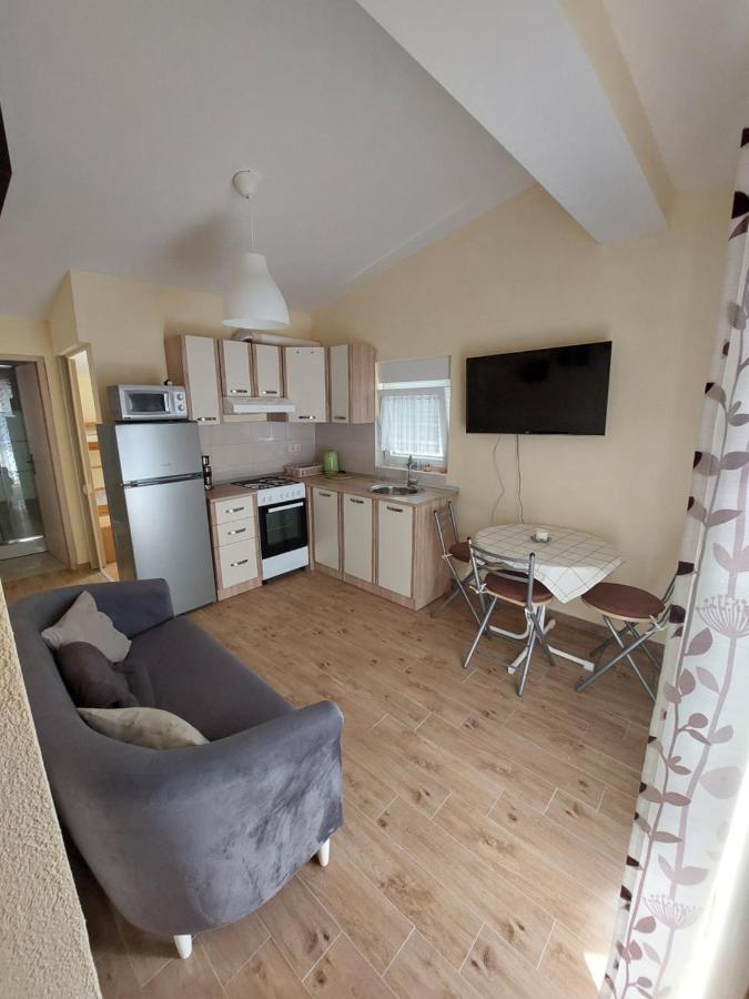 Apartmani Piskoric Vir Exterior photo