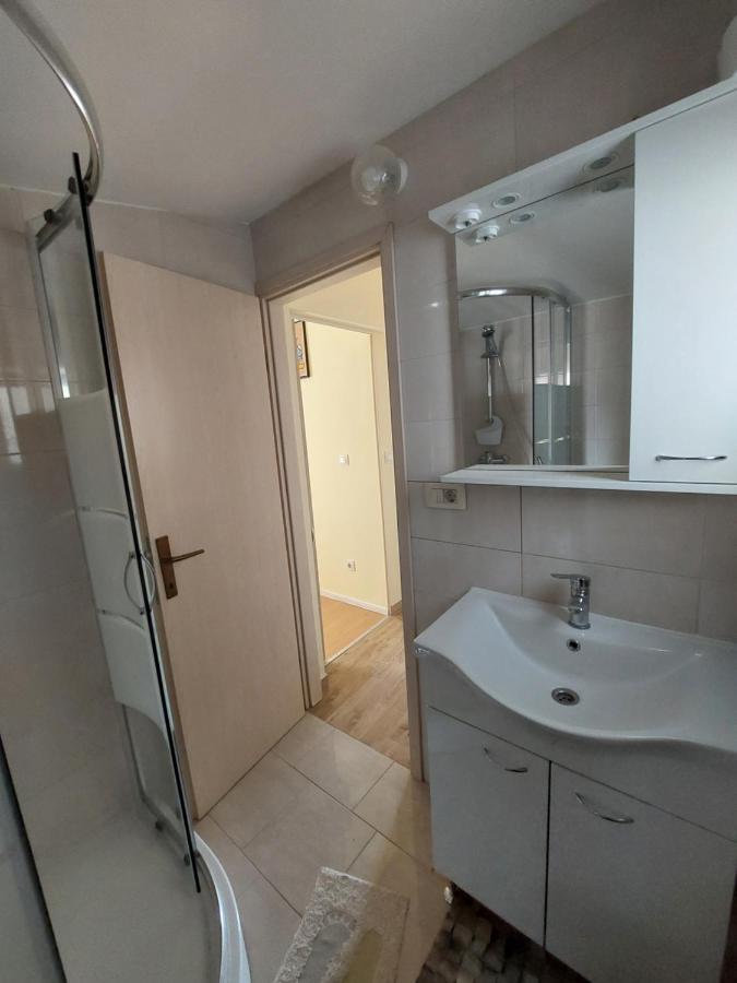 Apartmani Piskoric Vir Exterior photo