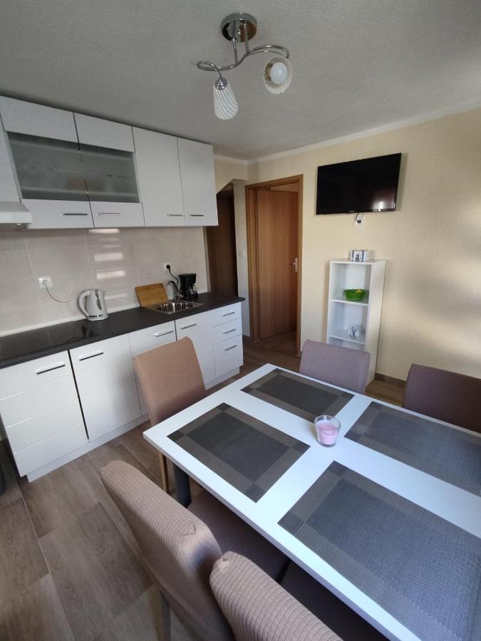 Apartmani Piskoric Vir Exterior photo